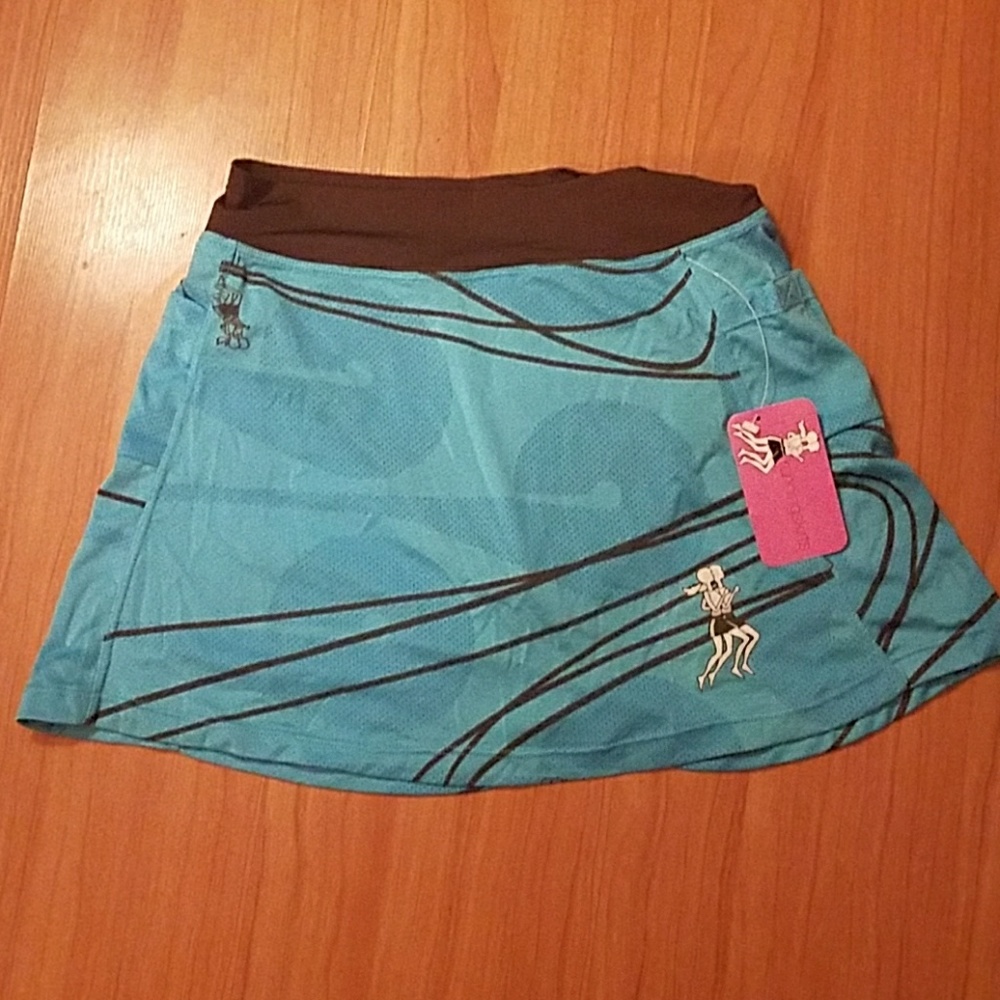 Running skirt. NWT.